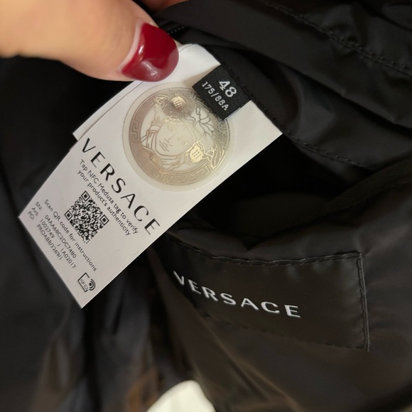 Versace Logo Puffer Jacket - Picture 4 of 5